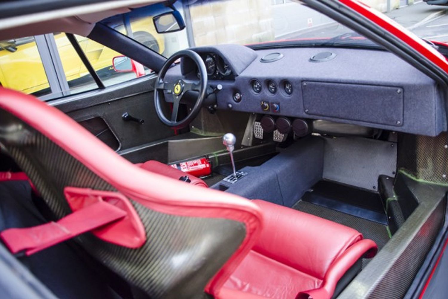 FERRARI F40 COUPE 2dr