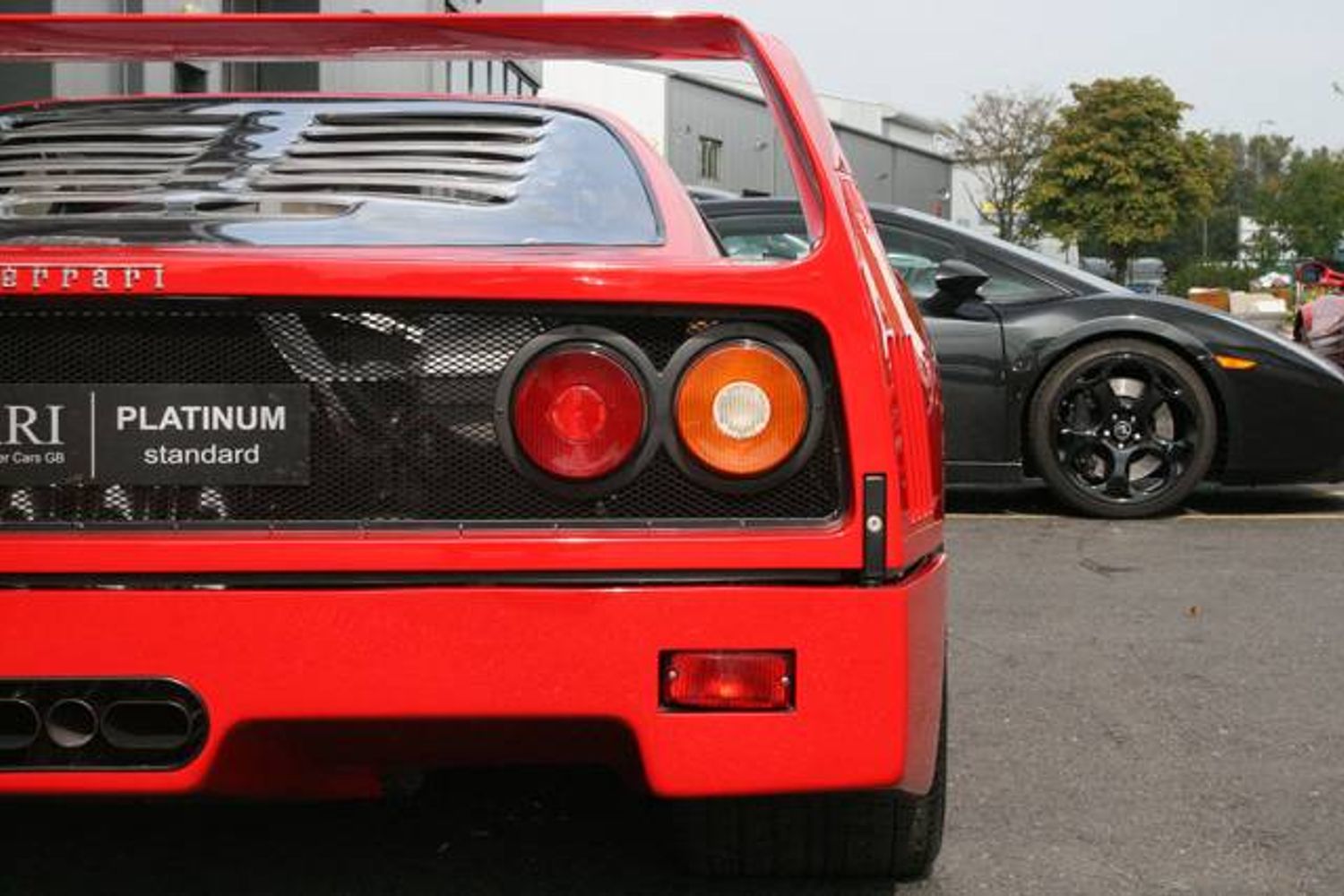 FERRARI F40 COUPE 2dr