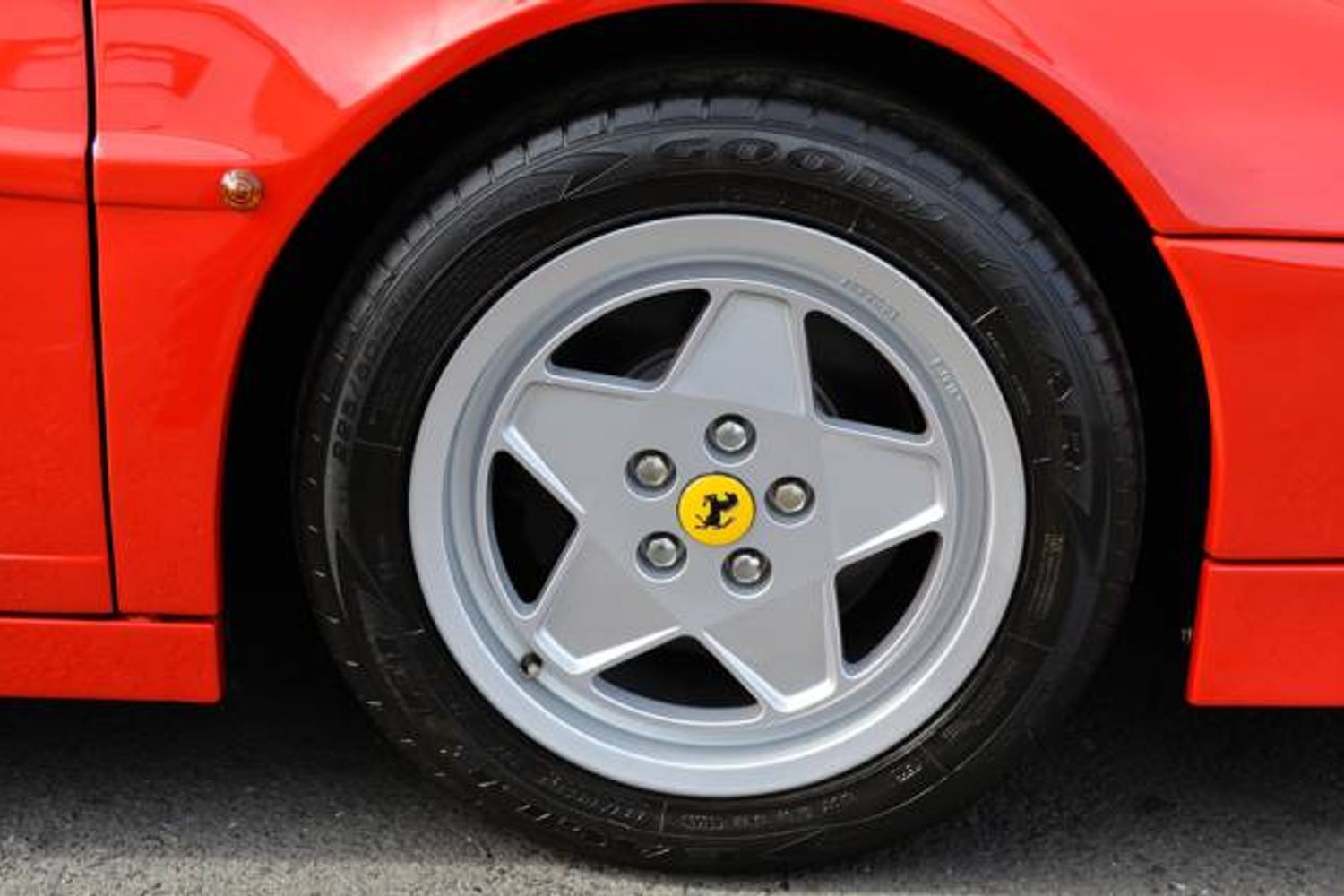 FERRARI Testarossa