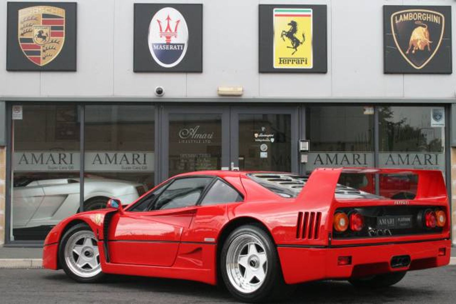 FERRARI F40 COUPE 2dr