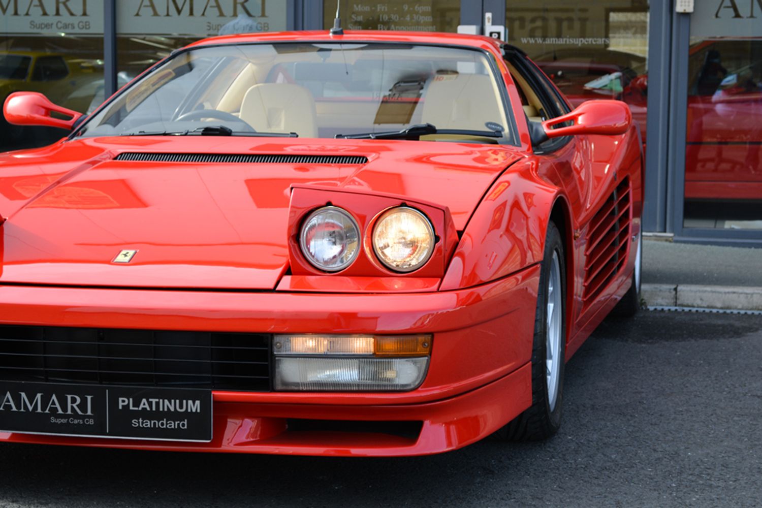 FERRARI Testarossa