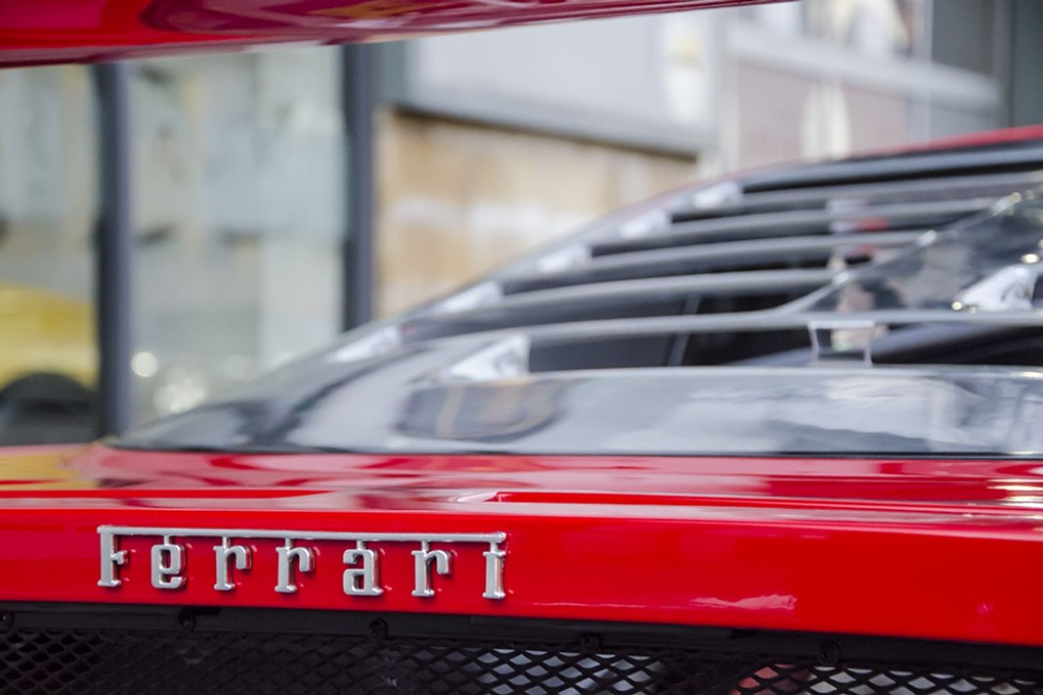 FERRARI F40 COUPE 2dr