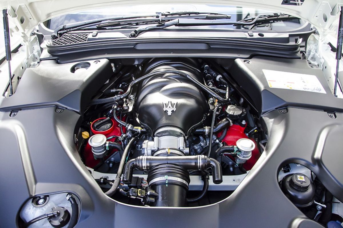 MASERATI GRANCABRIO CONVERTIBLE V8 MC MC Shift