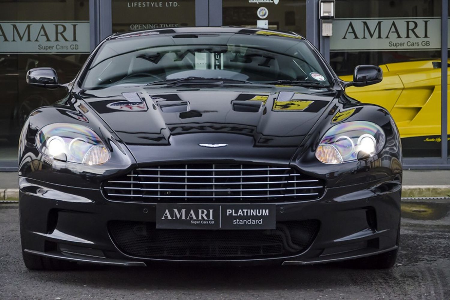ASTON MARTIN DBS COUPE V12