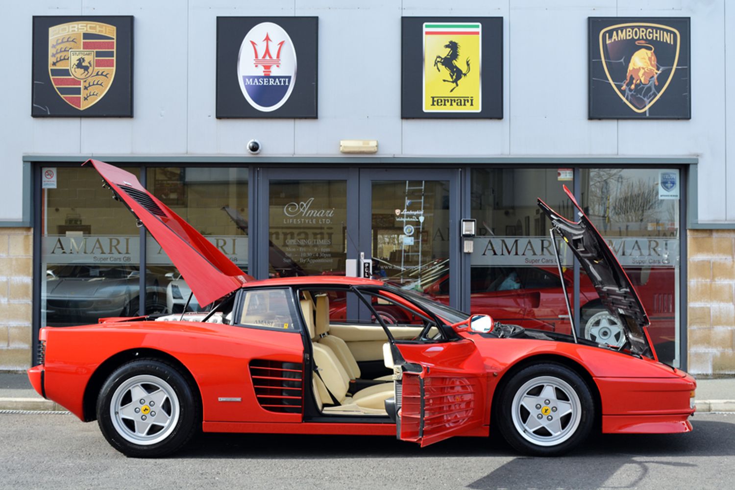 FERRARI Testarossa