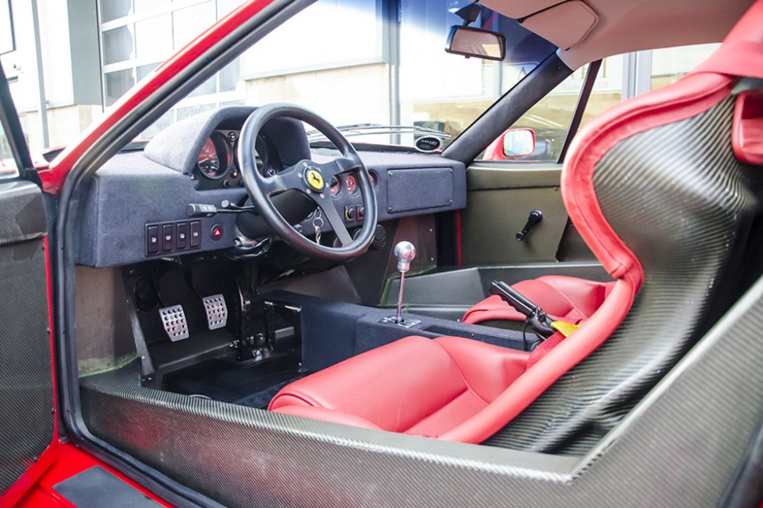 FERRARI F40 COUPE 2dr