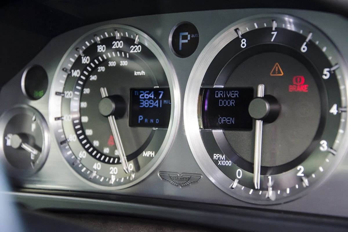 ASTON MARTIN DB9 COUPE V12 Touchtronic Auto