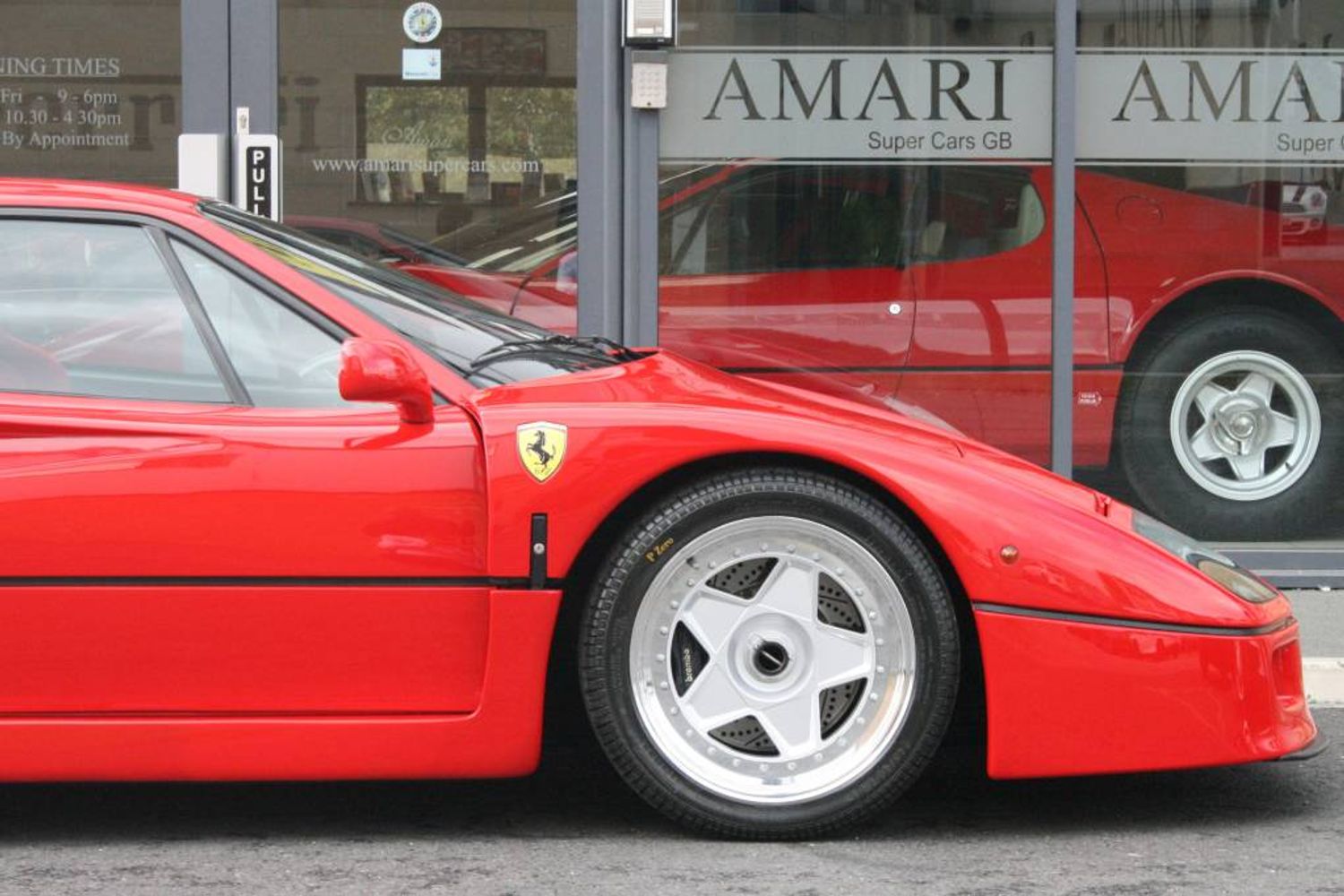 FERRARI F40 COUPE 2dr