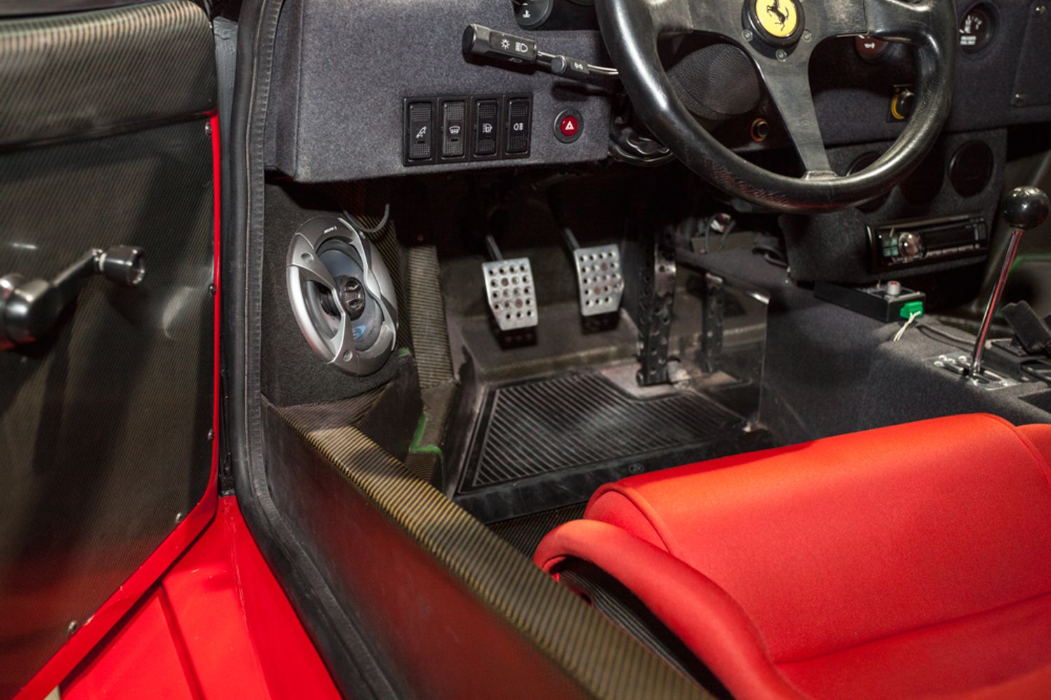 FERRARI F40 COUPE 2dr