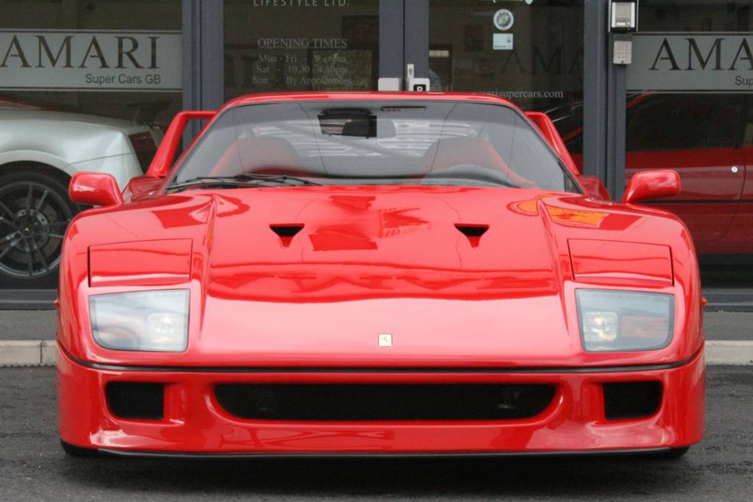 FERRARI F40 COUPE 2dr