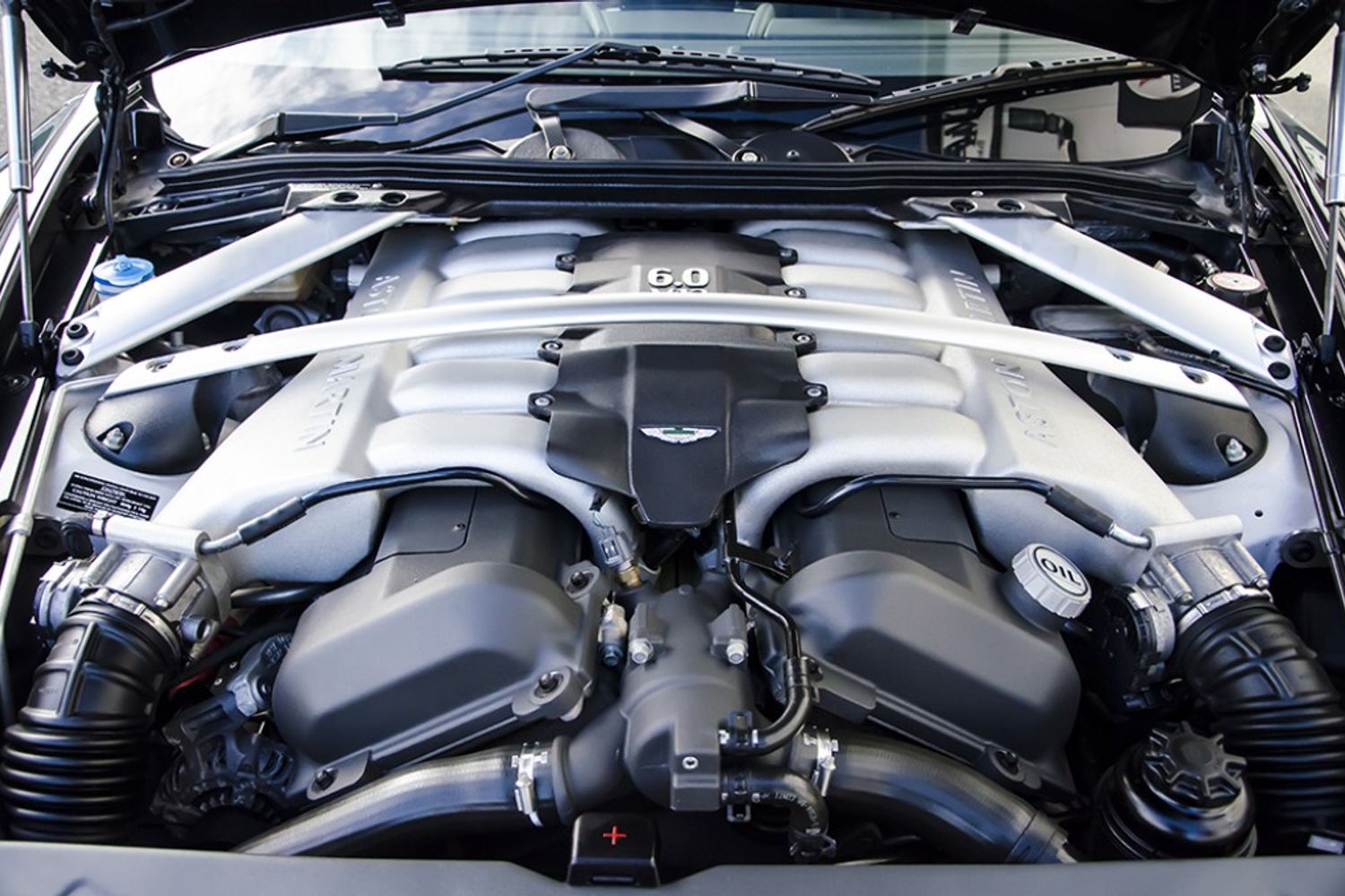 ASTON MARTIN DB9 COUPE V12 Touchtronic Auto