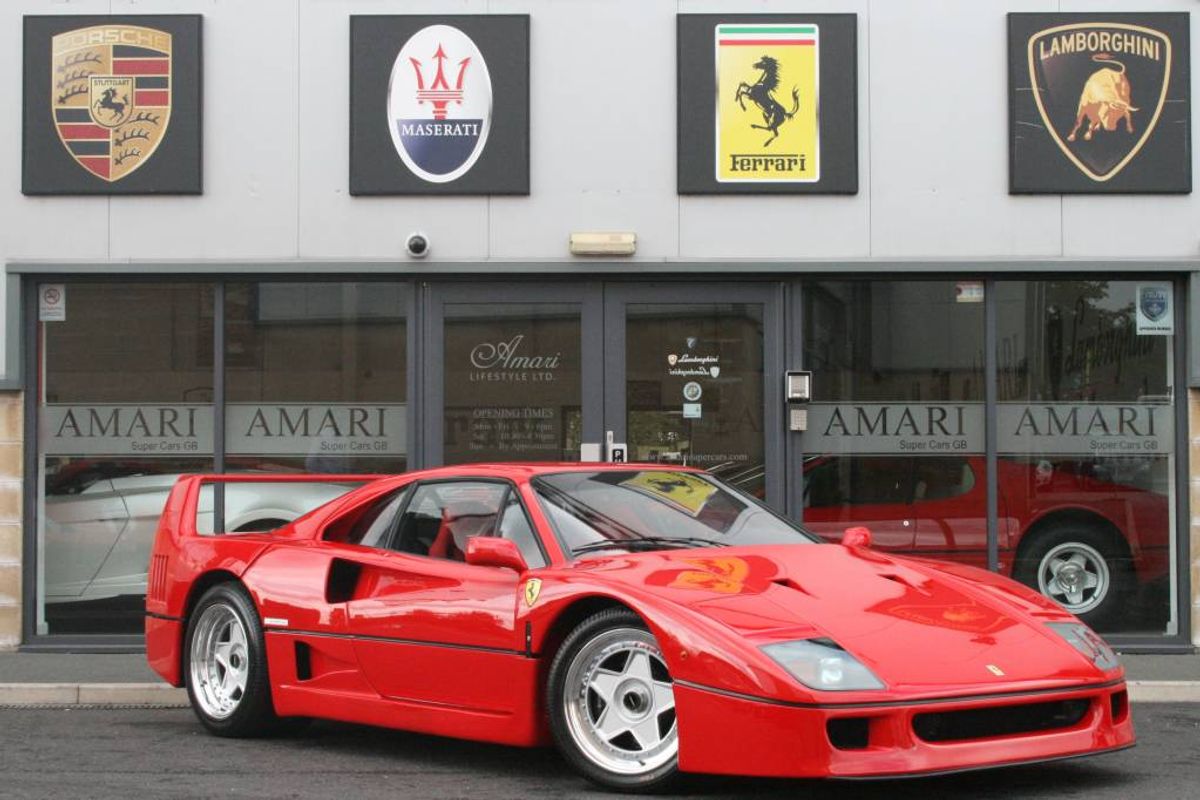 FERRARI F40 COUPE 2dr