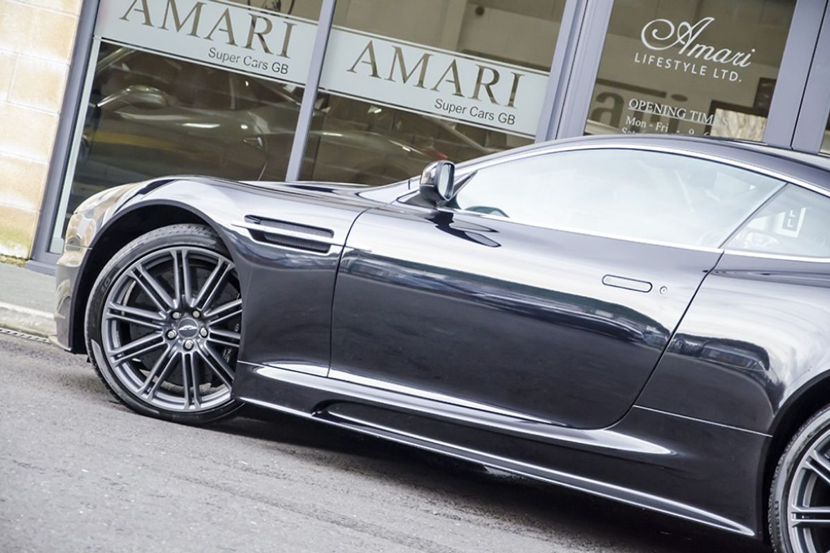 ASTON MARTIN DBS COUPE V12