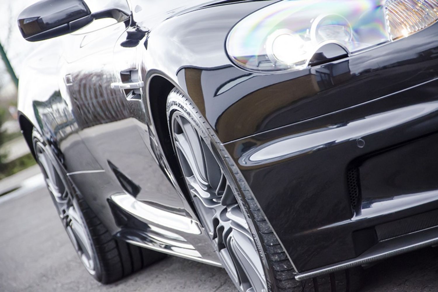ASTON MARTIN DBS COUPE V12
