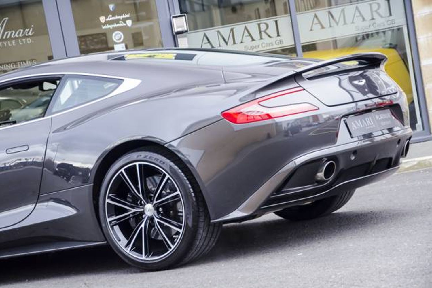ASTON MARTIN VANQUISH COUPE V12 2+2 Touchtronic Auto