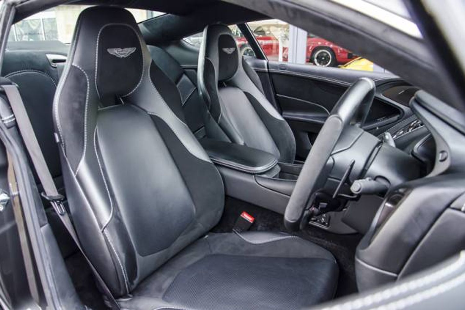 ASTON MARTIN VANQUISH COUPE V12 2+2 Touchtronic Auto