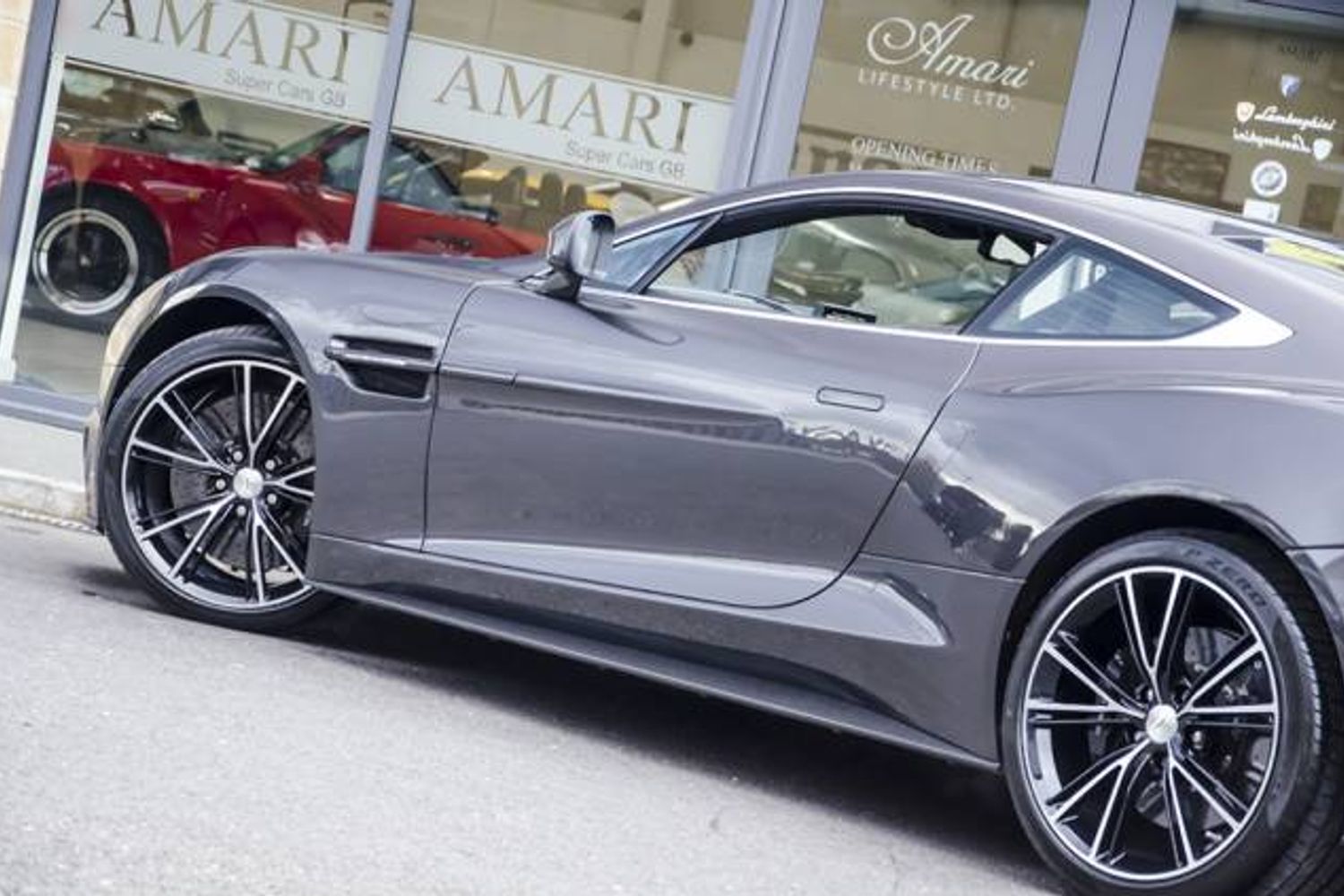ASTON MARTIN VANQUISH COUPE V12 2+2 Touchtronic Auto