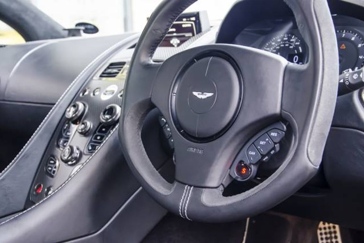 ASTON MARTIN VANQUISH COUPE V12 2+2 Touchtronic Auto
