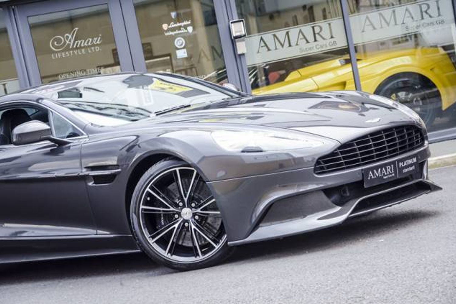 ASTON MARTIN VANQUISH COUPE V12 2+2 Touchtronic Auto
