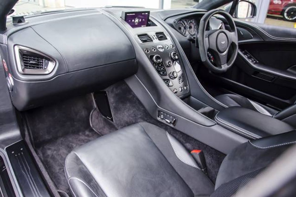 ASTON MARTIN VANQUISH COUPE V12 2+2 Touchtronic Auto
