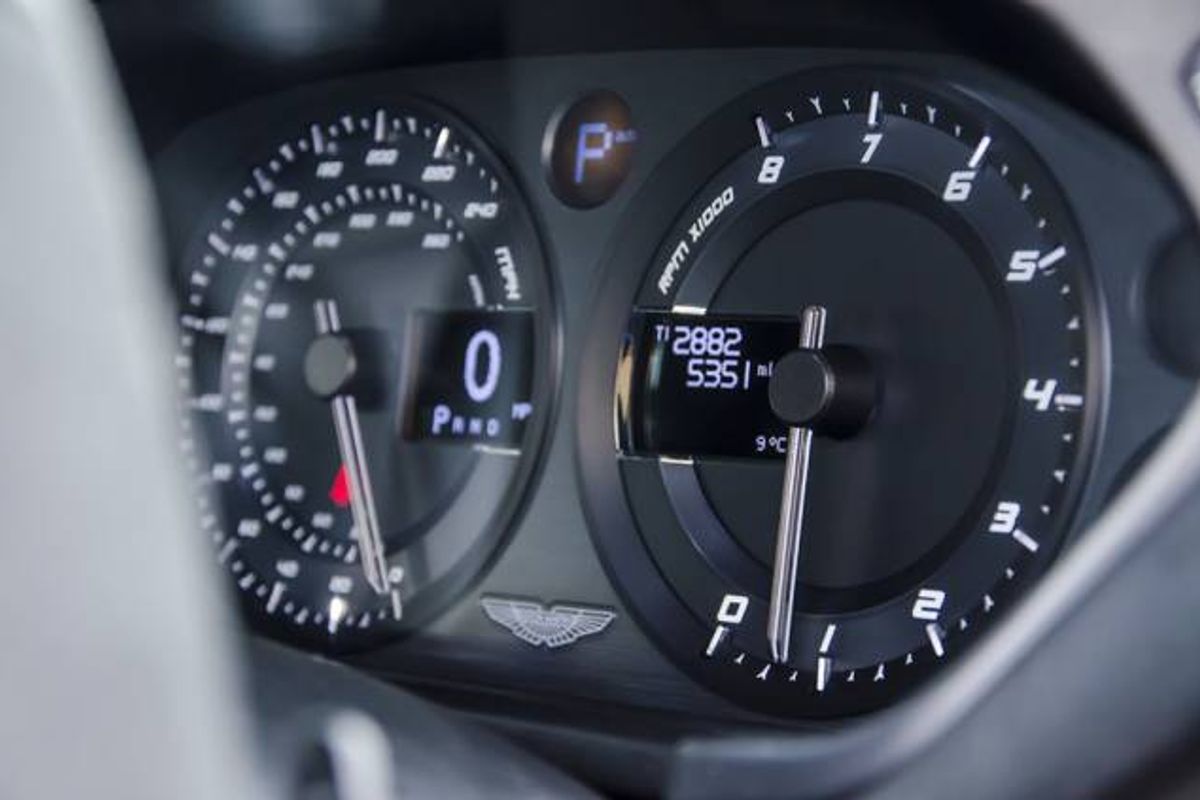 ASTON MARTIN VANQUISH COUPE V12 2+2 Touchtronic Auto