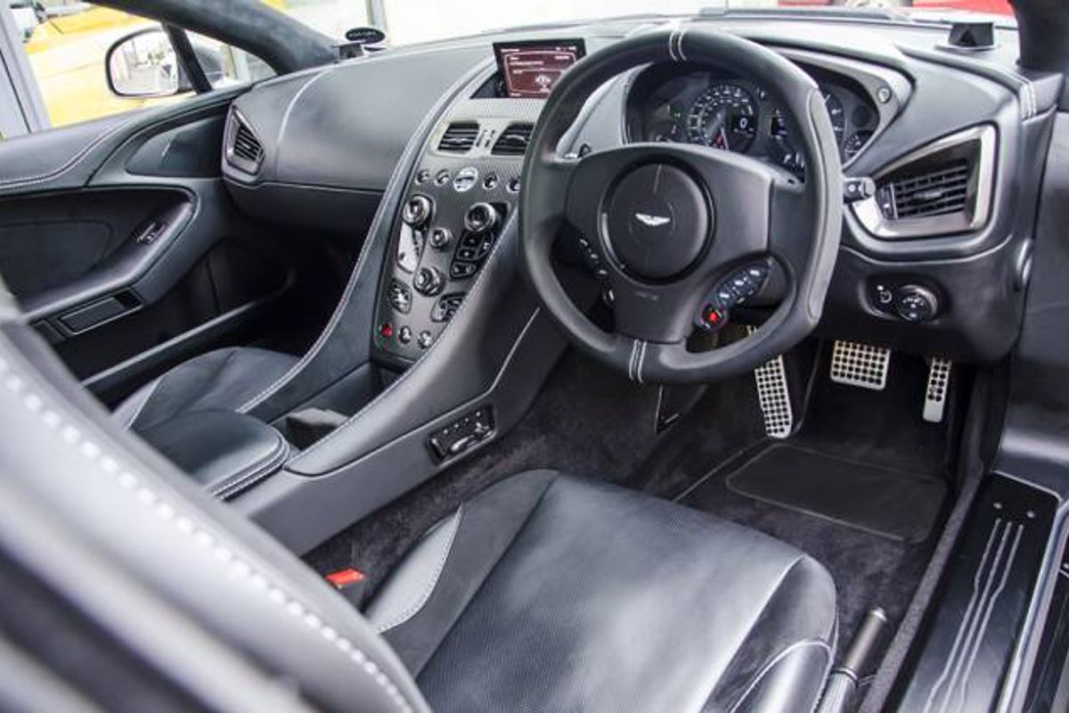 ASTON MARTIN VANQUISH COUPE V12 2+2 Touchtronic Auto