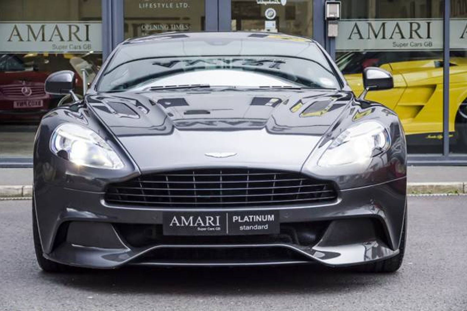 ASTON MARTIN VANQUISH COUPE V12 2+2 Touchtronic Auto