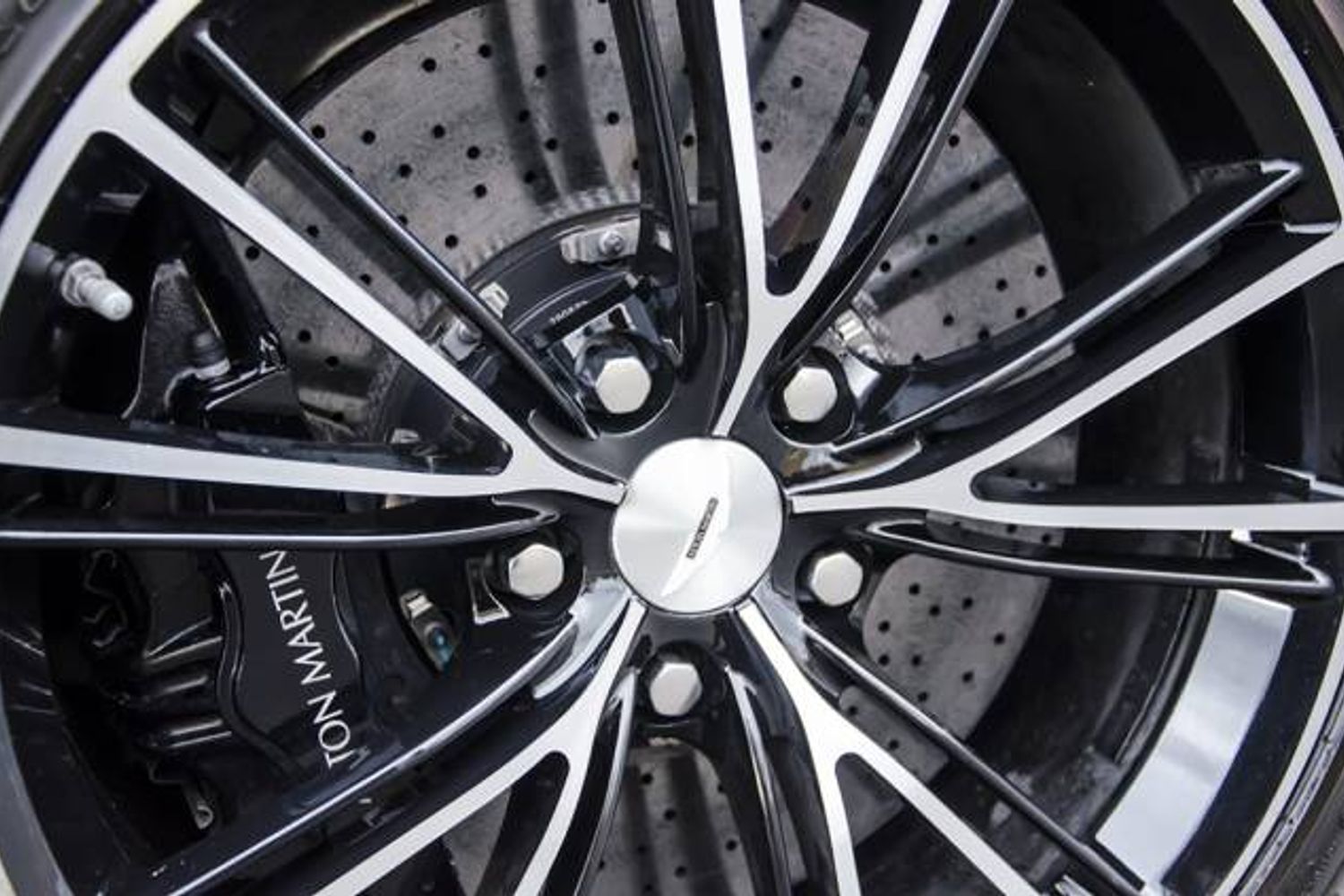 ASTON MARTIN VANQUISH COUPE V12 2+2 Touchtronic Auto