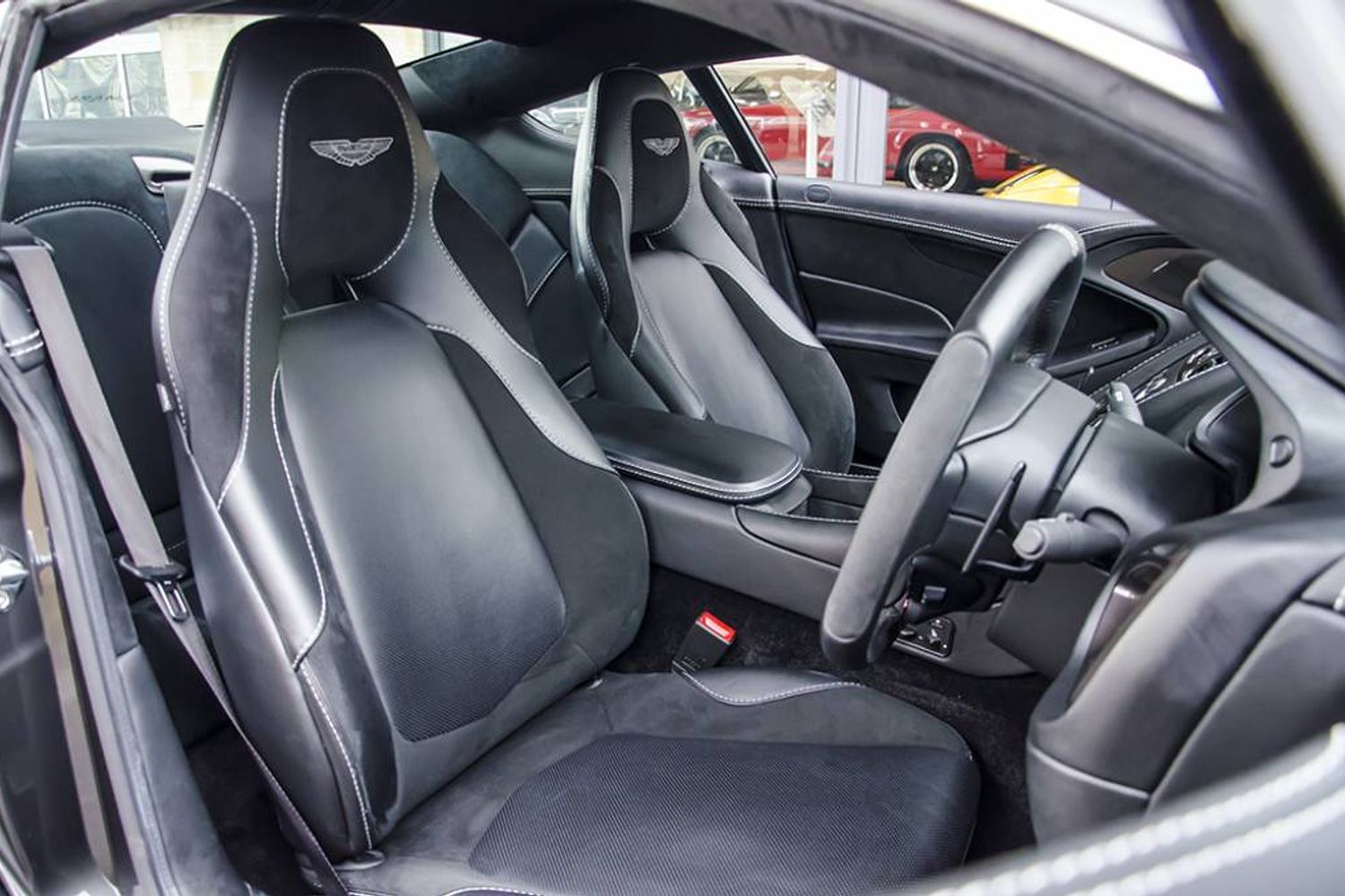 ASTON MARTIN VANQUISH COUPE V12 2+2 Touchtronic Auto