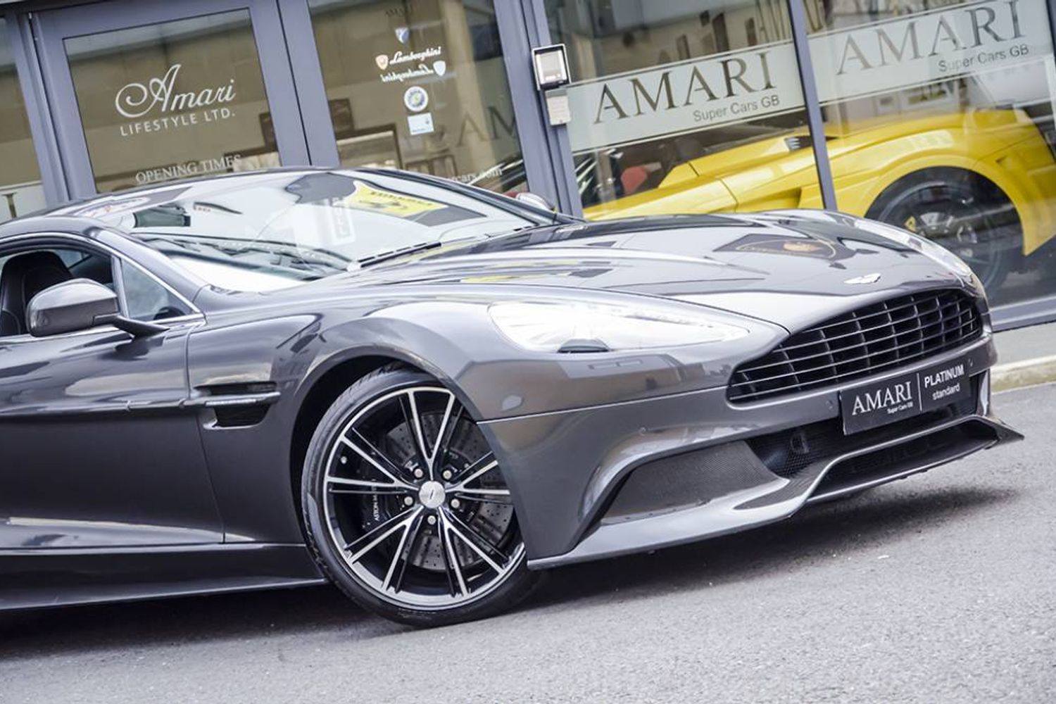 ASTON MARTIN VANQUISH COUPE V12 2+2 Touchtronic Auto