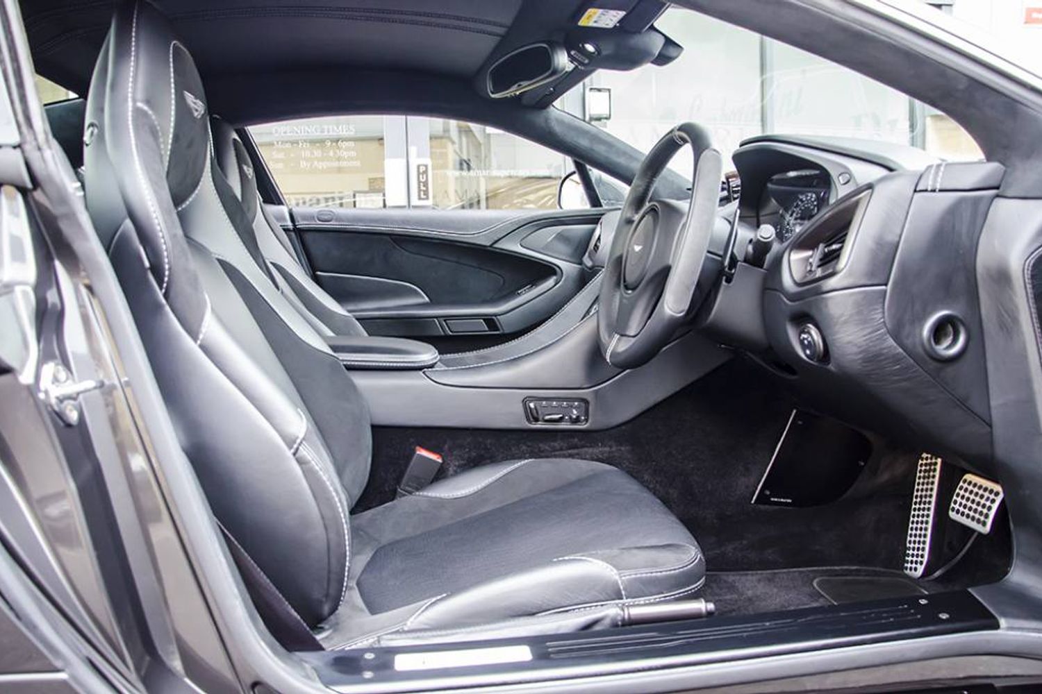 ASTON MARTIN VANQUISH COUPE V12 2+2 Touchtronic Auto