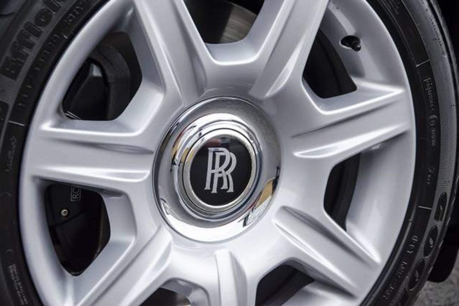 ROLLS-ROYCE GHOST SALOON 4dr Auto
