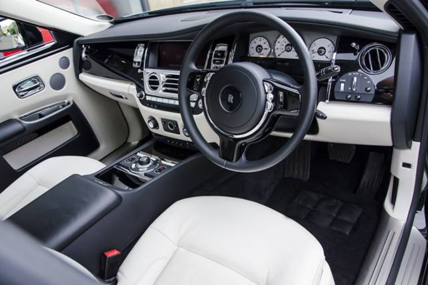 ROLLS-ROYCE GHOST SALOON 4dr Auto