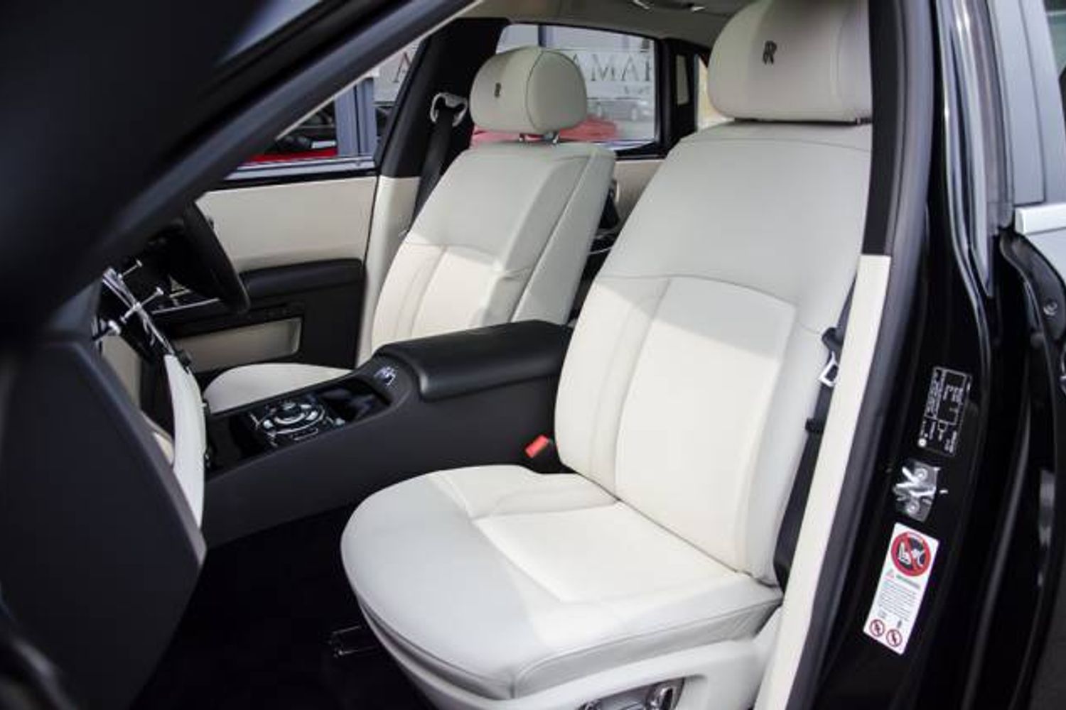 ROLLS-ROYCE GHOST SALOON 4dr Auto