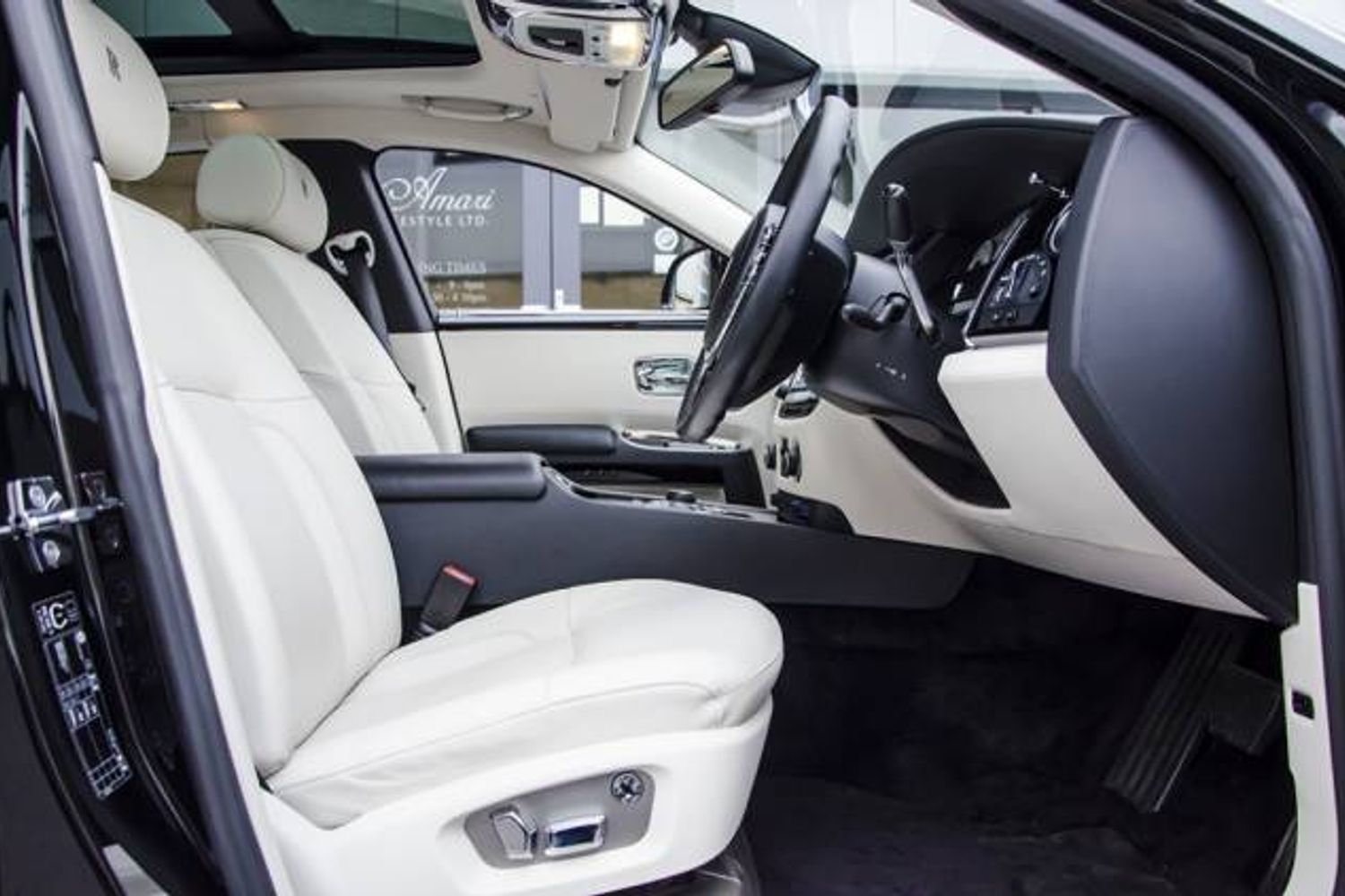 ROLLS-ROYCE GHOST SALOON 4dr Auto