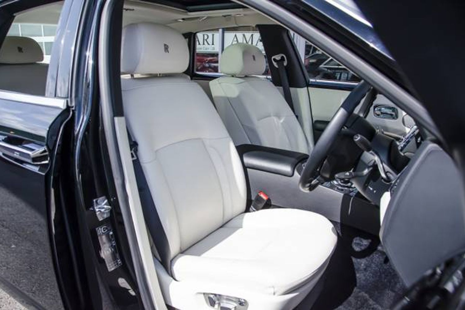 ROLLS-ROYCE GHOST SALOON 4dr Auto