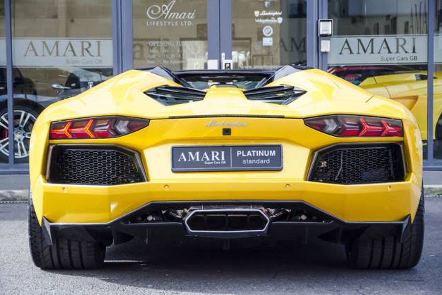 LAMBORGHINI AVENTADOR ROADSTER LP 700-4 ISR