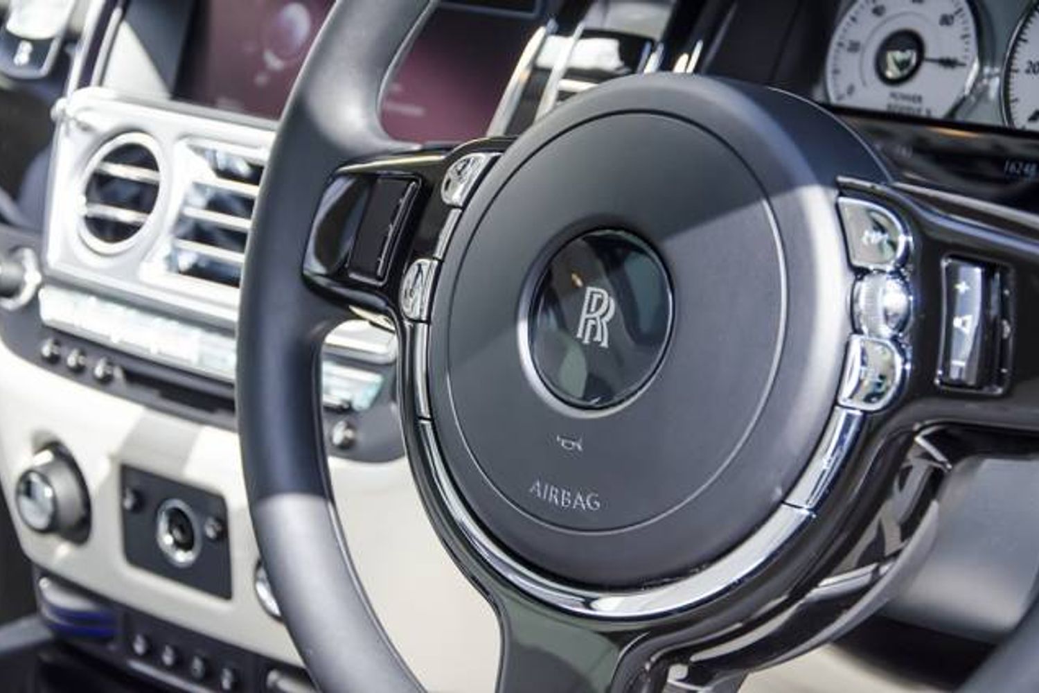 ROLLS-ROYCE GHOST SALOON 4dr Auto