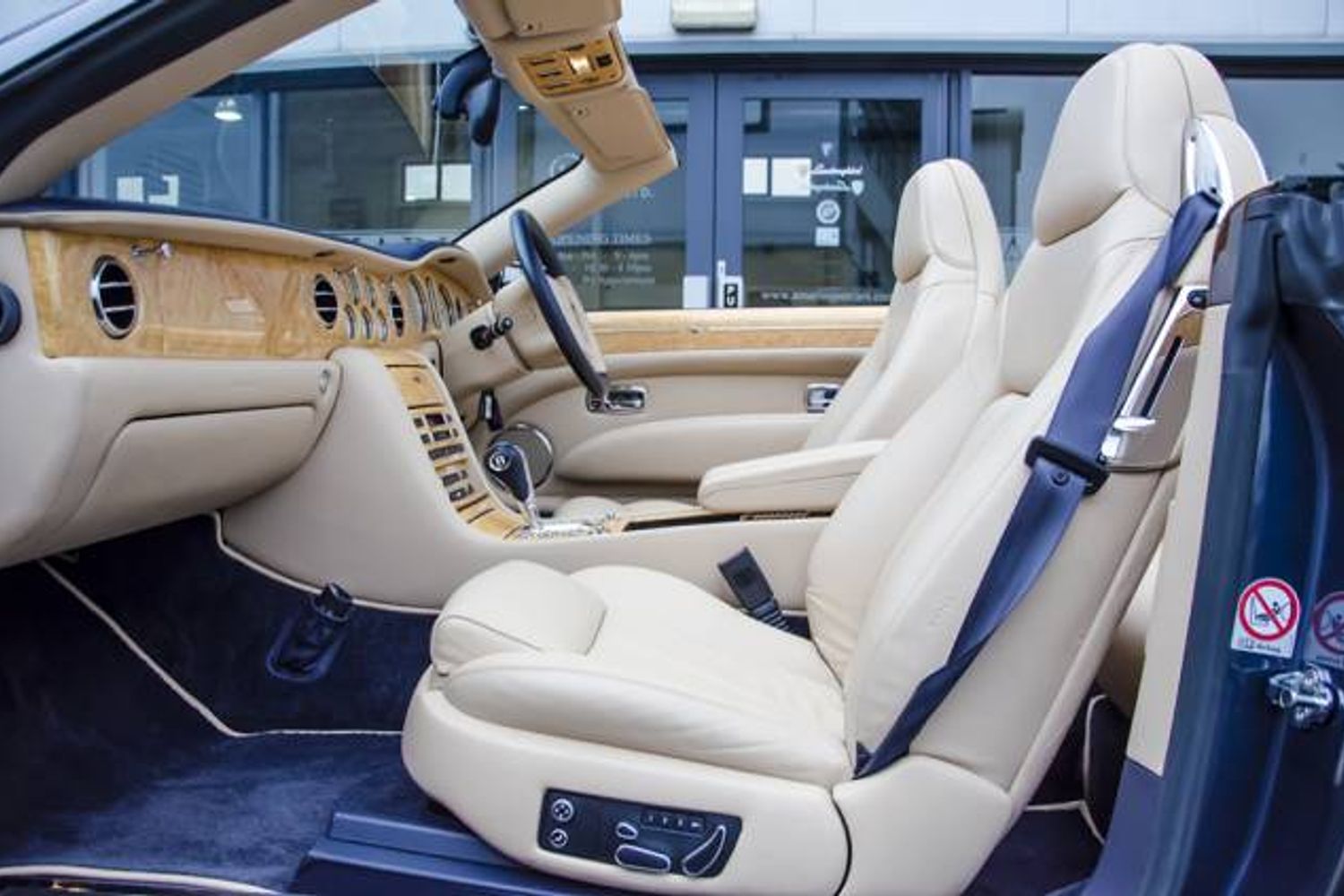 BENTLEY AZURE CONVERTIBLE 6.7 V8 Auto