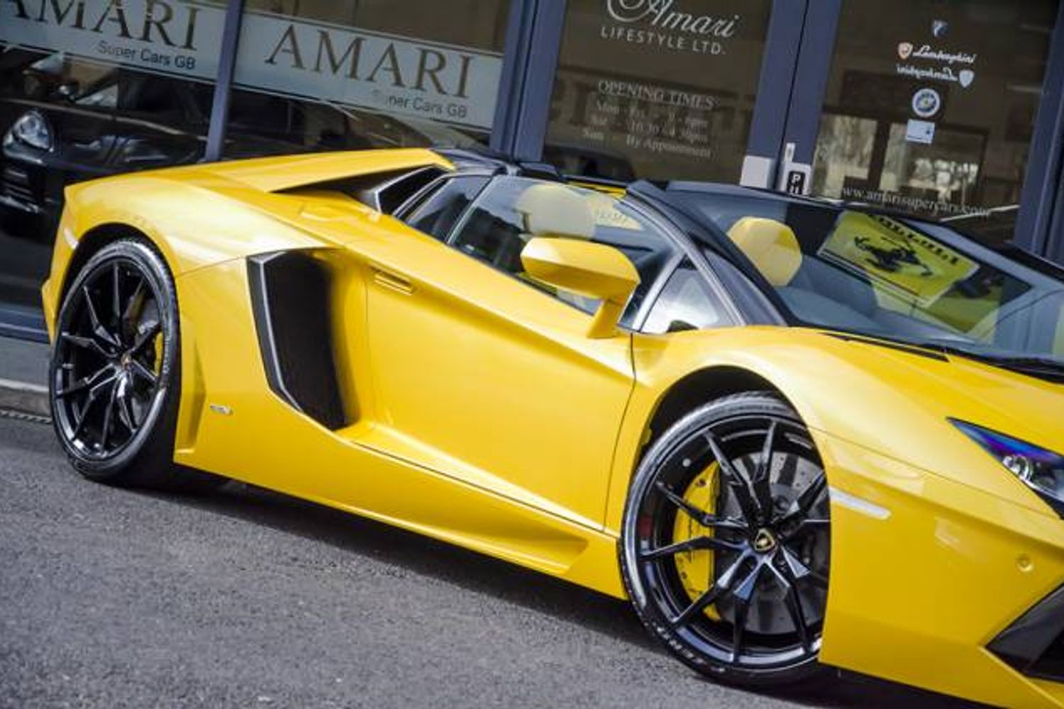 LAMBORGHINI AVENTADOR ROADSTER LP 700-4 ISR