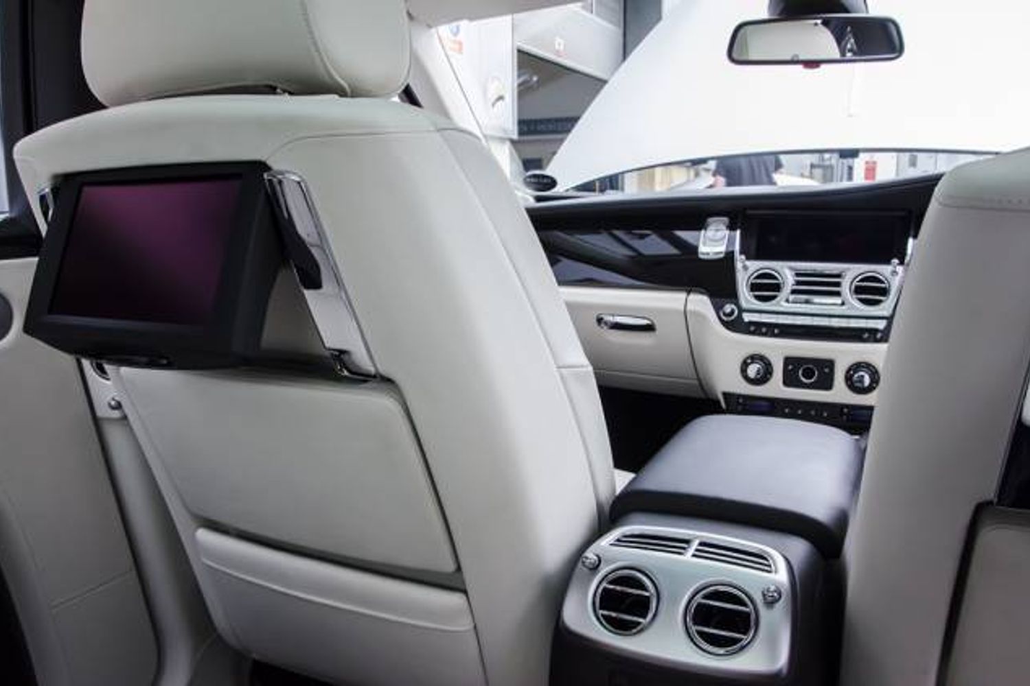 ROLLS-ROYCE GHOST SALOON 4dr Auto