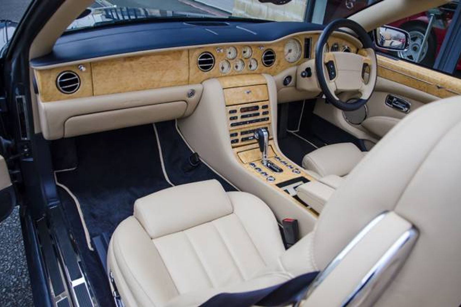 BENTLEY AZURE CONVERTIBLE 6.7 V8 Auto