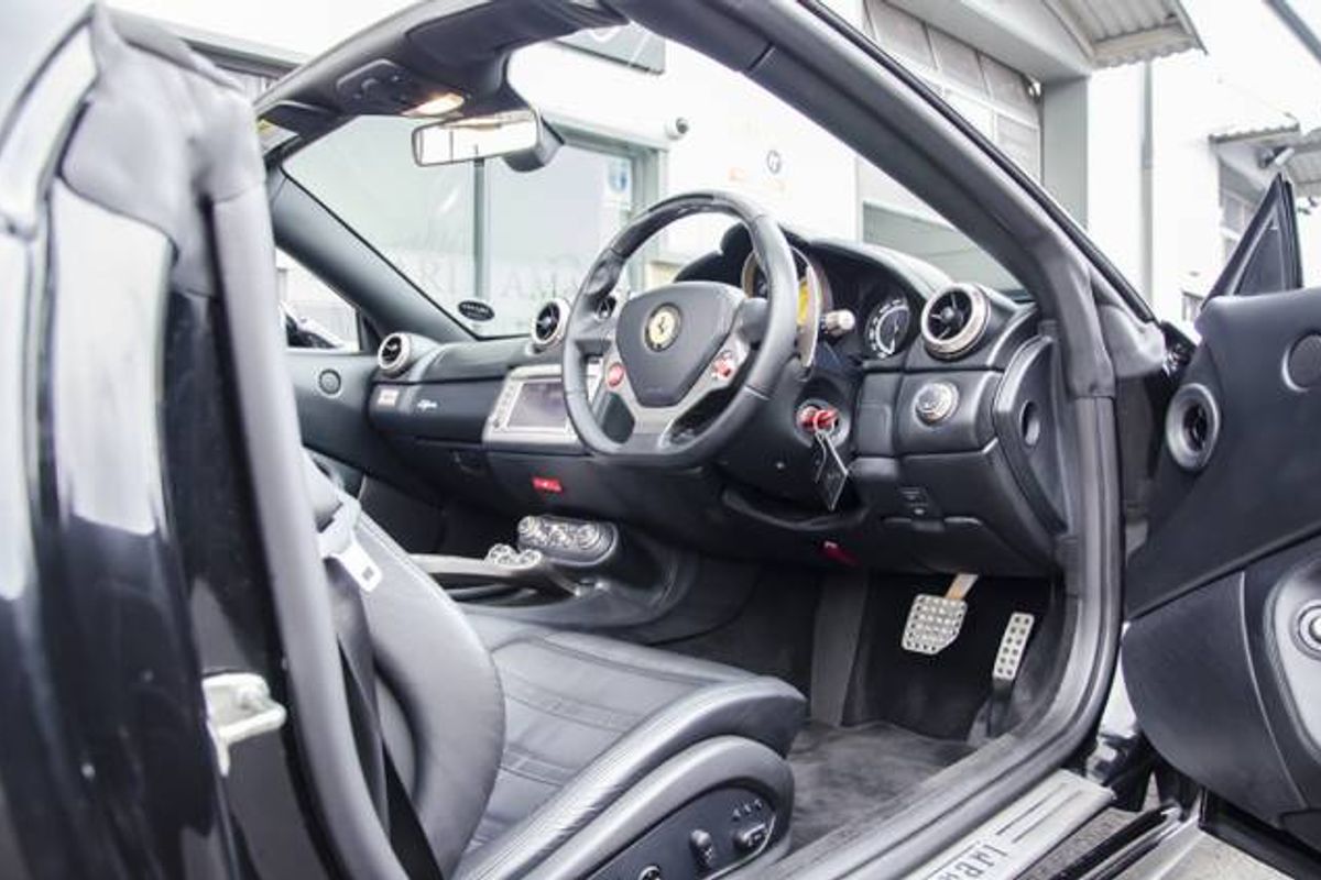 FERRARI CALIFORNIA CONVERTIBLE 2+ F1