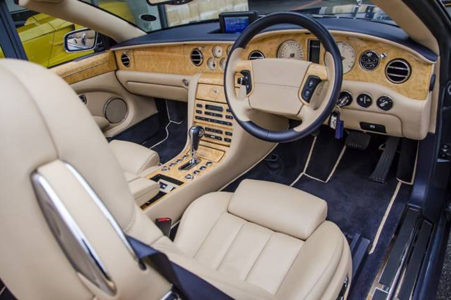 BENTLEY AZURE CONVERTIBLE 6.7 V8 Auto
