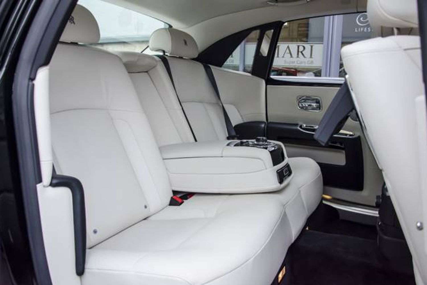 ROLLS-ROYCE GHOST SALOON 4dr Auto