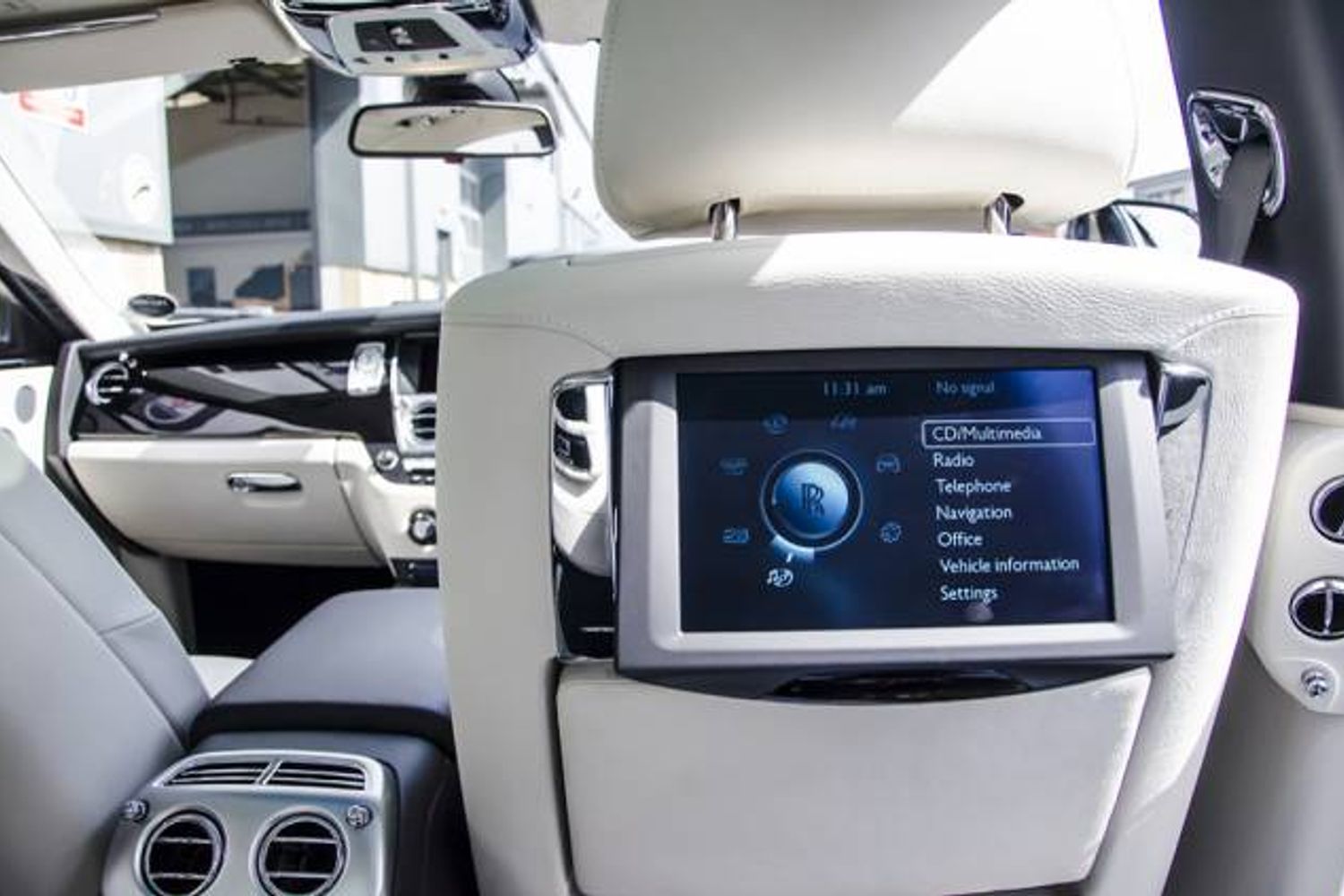 ROLLS-ROYCE GHOST SALOON 4dr Auto