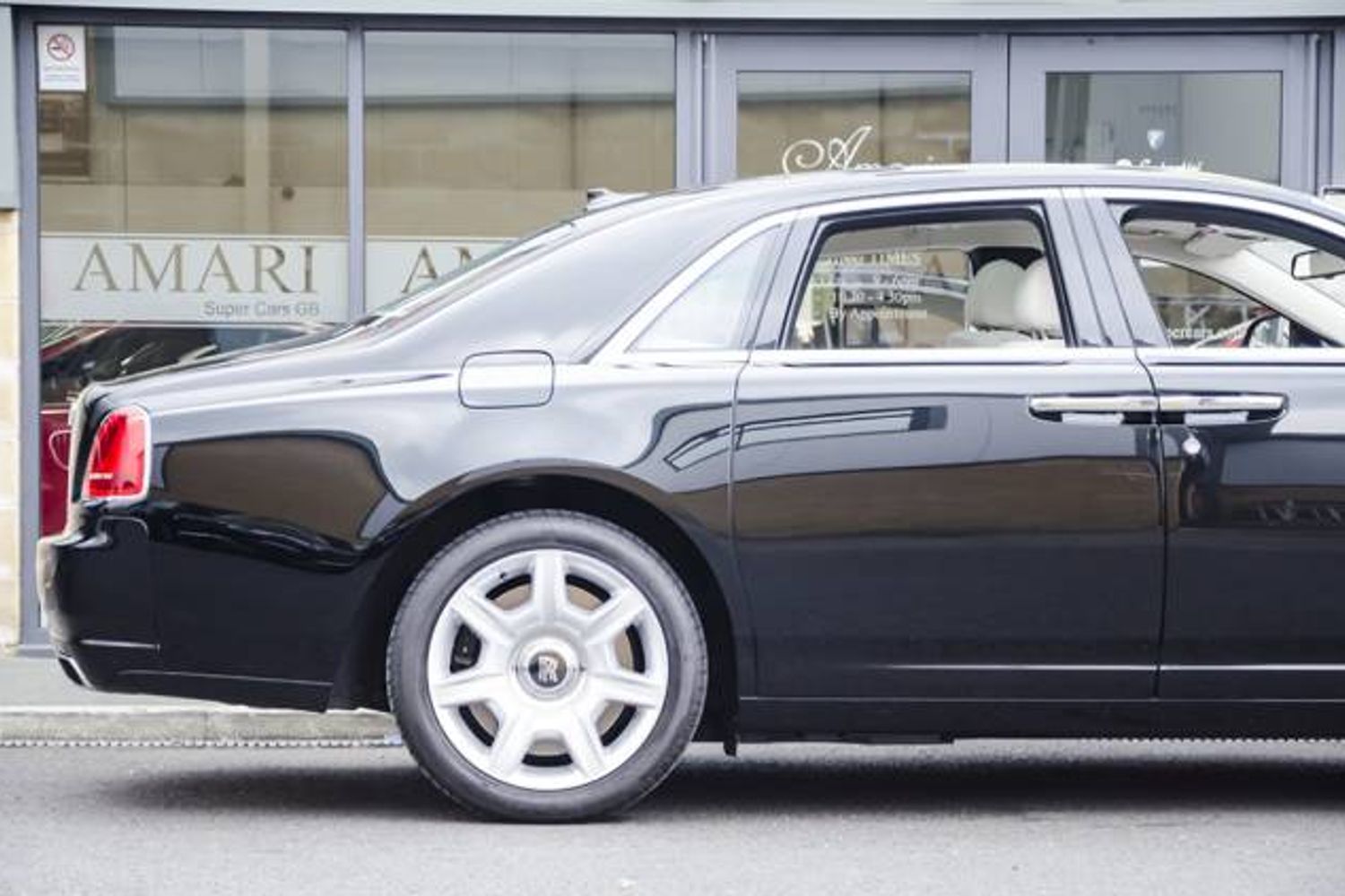 ROLLS-ROYCE GHOST SALOON 4dr Auto