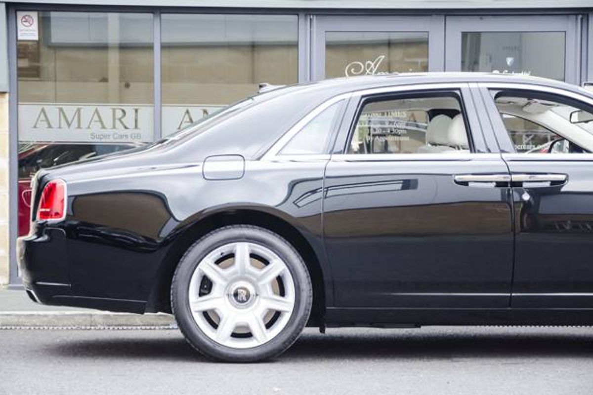 ROLLS-ROYCE GHOST SALOON 4dr Auto