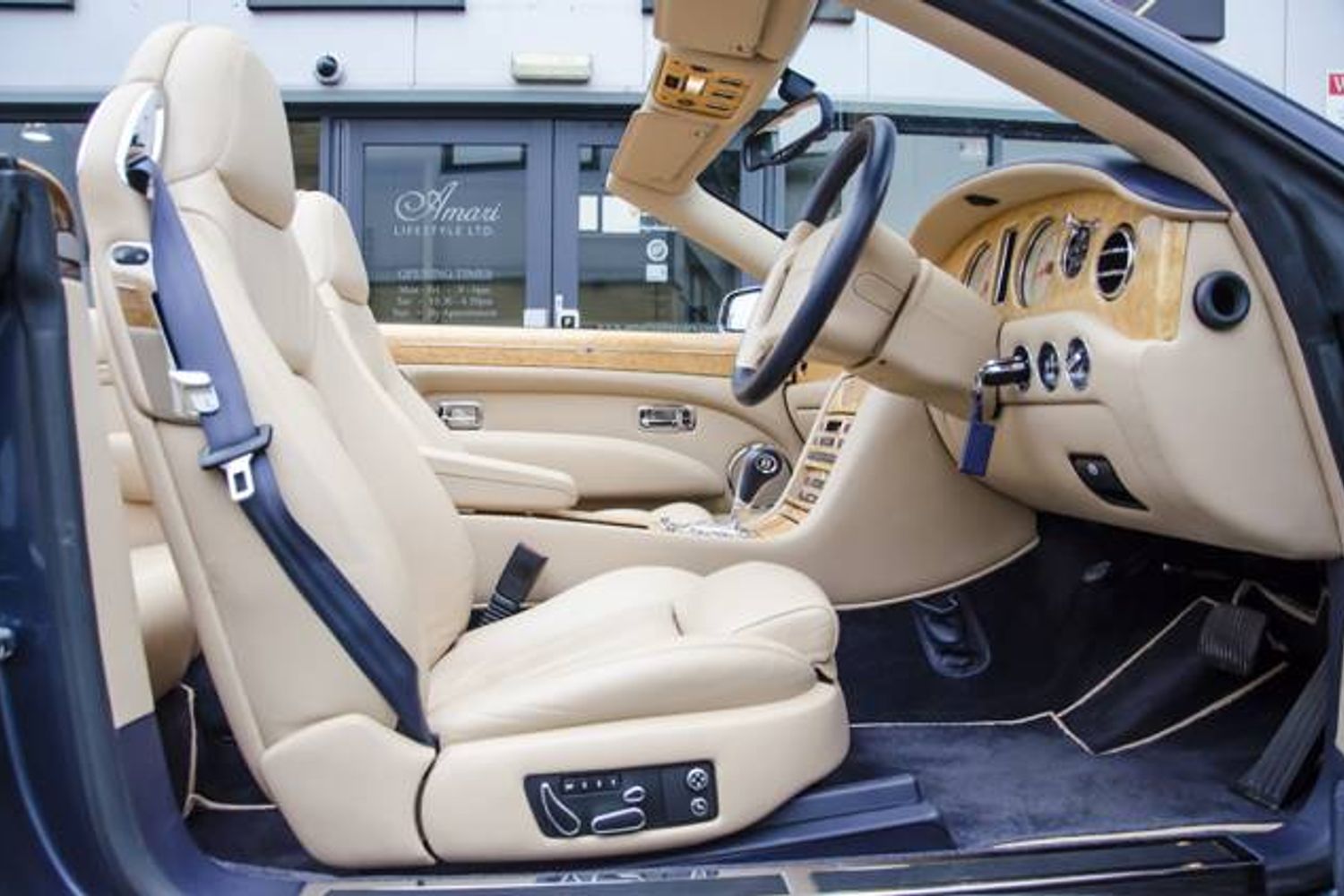 BENTLEY AZURE CONVERTIBLE 6.7 V8 Auto