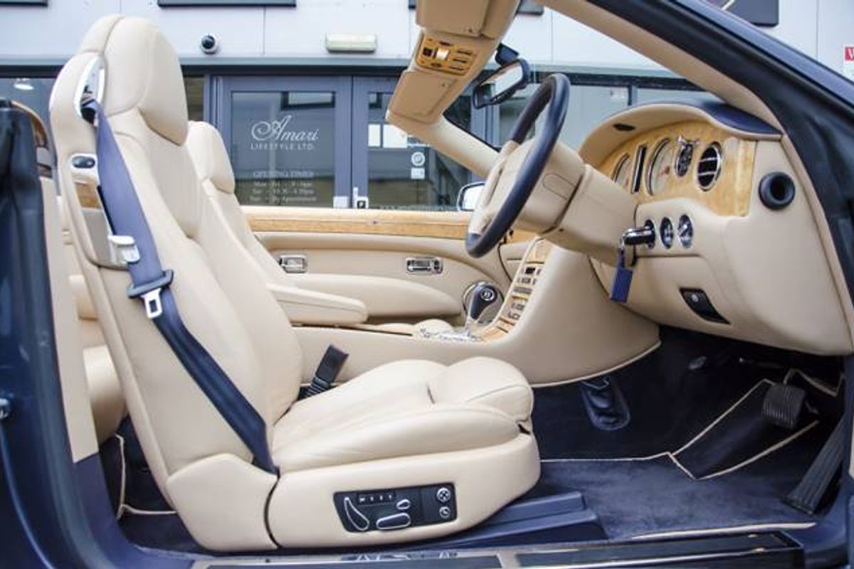 BENTLEY AZURE CONVERTIBLE 6.7 V8 Auto